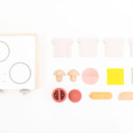 dou? #004 Little chef リトルシェフ おままごとセット 型はめ パズル ままごと ドウ? 赤ちゃん おもちゃ 木のおもちゃ おしゃれ 出産祝い お祝い ギフト 出産祝い 男の子 女の子 玩具 木製玩具 キッズ 知育 知育玩具 AH-MART