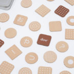 dou? #002 ひらがなBiscuit ドウ? ひらがな パズル おやつ 赤ちゃん おもちゃ 木のおもちゃ おしゃれ 出産祝い お祝い ギフト 出産祝い 男の子 女の子 こども 玩具 知育 知育玩具 インテリア 0歳 1歳 2歳 3歳 4歳 5歳 AH-MART