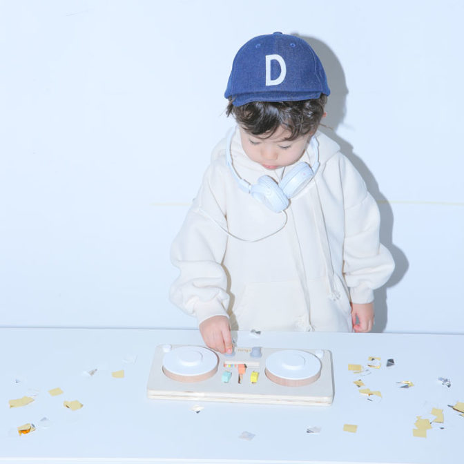 dou? #003 Little DJ 赤ちゃん おもちゃ 木のおもちゃ おしゃれ 出産祝い お祝い ギフト 出産祝い 男の子 女の子 こども 玩具 木製玩具 キッズ 知育 知育玩具 インテリア 0歳 1歳 2歳 3歳 4歳 5歳 AH-MART